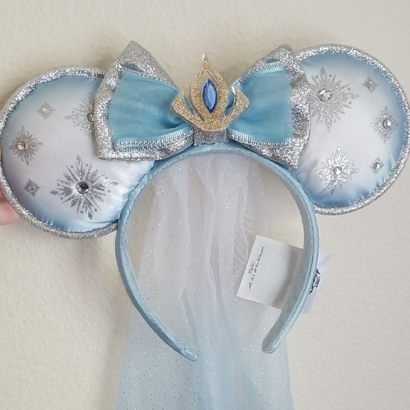 Frozen-Inspired Mickey Ears - Picture 1 of 8